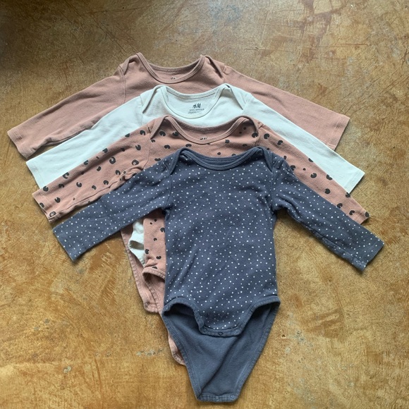Organic cotton onesies - Picture 2 of 6